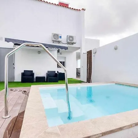 Villa Adrián